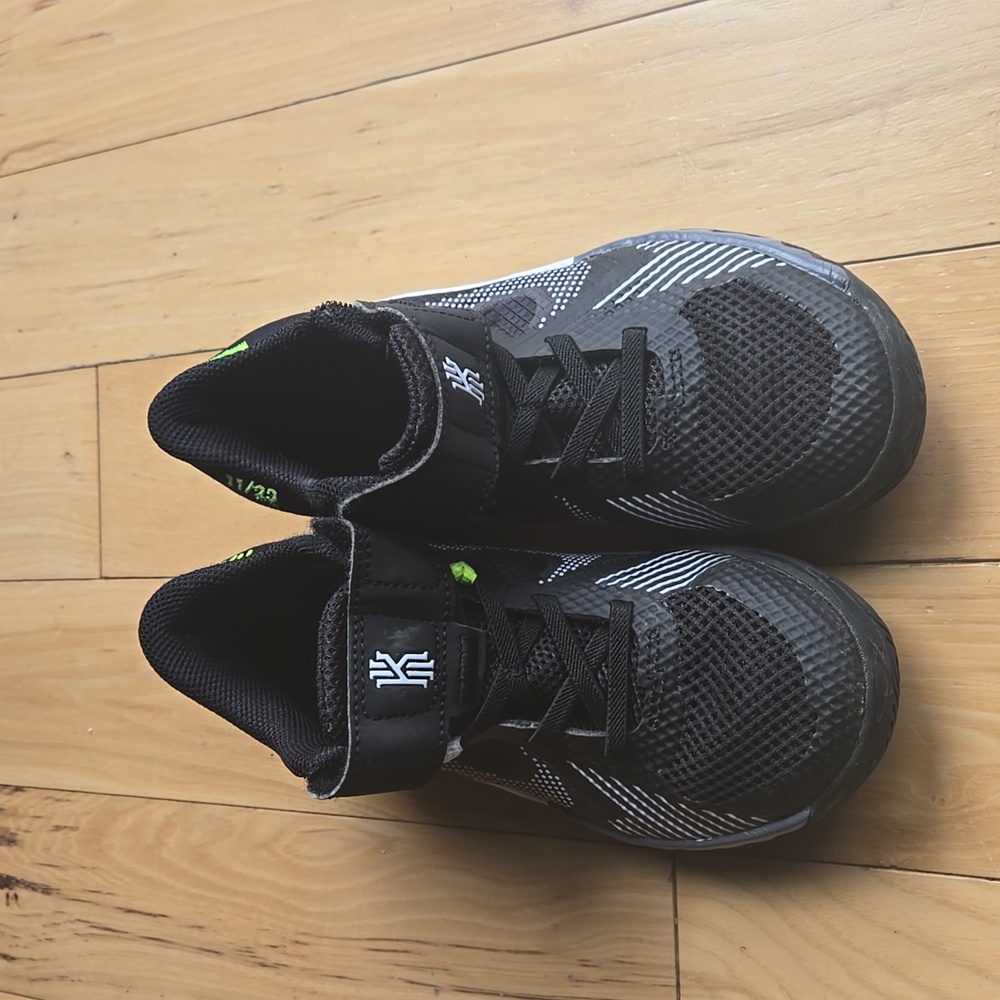 Little boys basketball shoes size 13